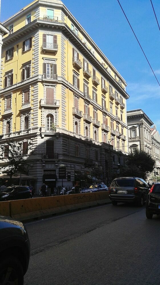 Be Italian Room Bovio 23