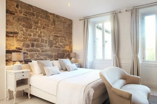 Aux Sabots Rouges, Book Hotel  