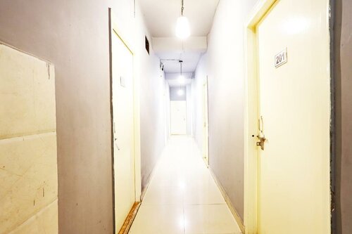 Oyo 11521 Tsl Livin Hub