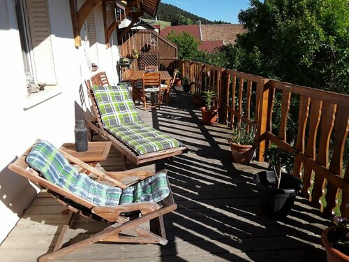 Chambre d'hote le Bellevue, Забронировать Гостевой дом Отели Bugey с парковкой, Парковка