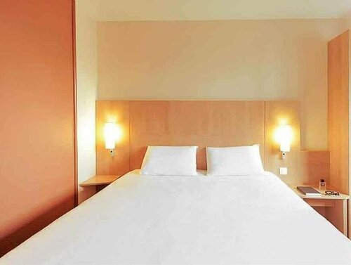 Ibis Gloucester Hotel, Rezervați Hotel Hoteluri în Gloucestershire cu parcare, Parcare