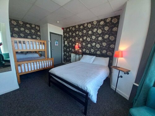 Vinnies Hotel, Забронировать Отель Блэкпул Ланкашир, рядом с Стадион футбольного клуба «Блэкпул»