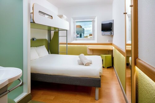 ibis budget Beaconsfield, Забронировать Отель Биконсфилд The Chilterns, рядом с Автозаправочный комплекс Beaconsfield M40
