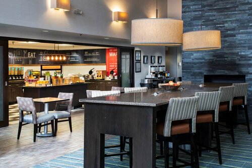 Hampton Inn & Suites Chicago/Lincolnshire, Забронировать Отель Отели Линкольншир с парковкой, рядом с Par-King Skill Golf, Парковка