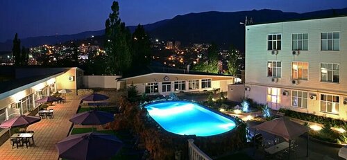 Hotel Prestige, Rezerwuj Hotel Hotele w Crimea z parkingiem, Parking
