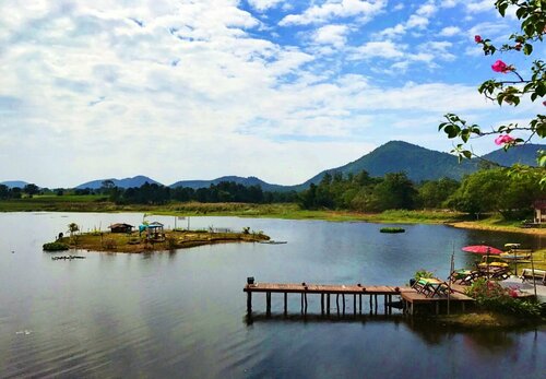 Golden Lake View Boutique Resort, Rezervovat Lázně / Resort Hotely v Central Thailand s parkováním, Parkování