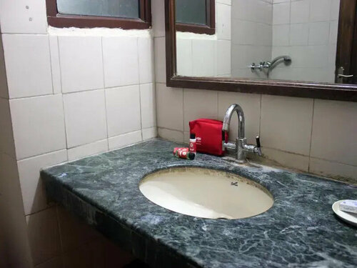 OYO Room Paharganj DB Gupta Road 2, Забронировать Отель Отели Нью-Дели с парковкой, Парковка