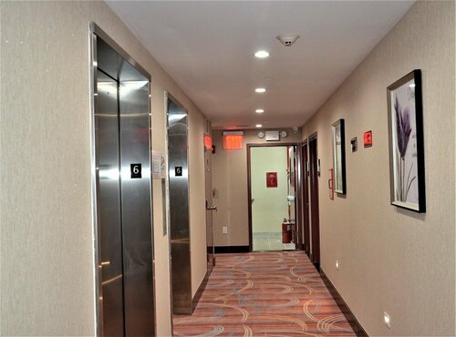 LIC Plaza Hotel, Забронировать Отель Лонг-Айленд-Сити Куинс