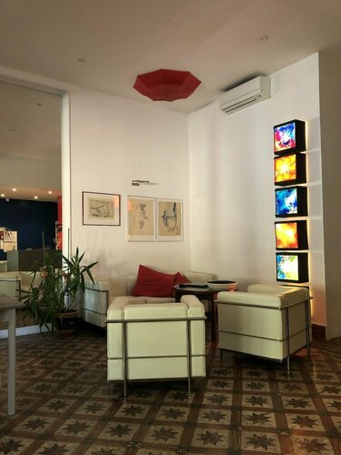 Hotel le Moderne, Book Hotel Hoteller i Rhône-Alps med parkering, Parkering