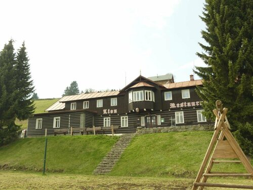 Penzion Lion, Забронировать Отель Пец под Снежкой Краловеградецкий край, рядом с Hofer