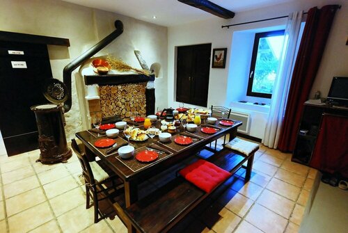 Au dessus de Parady, Réserver Hôtel Gillonnay Auvergne