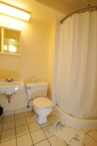 Résidences Universitaires UQAM East Lodge, Забронировать Отель Монреаль провинция Квебек