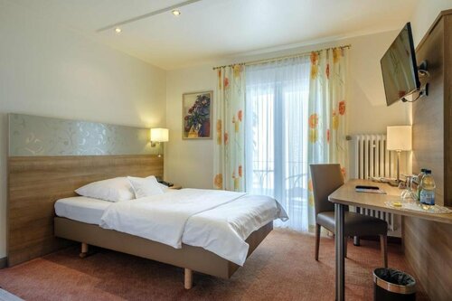 Hotel Hohenstaufen, Réserver Hôtel Hôtels à Bade-Wurtemberg avec parking, Parking