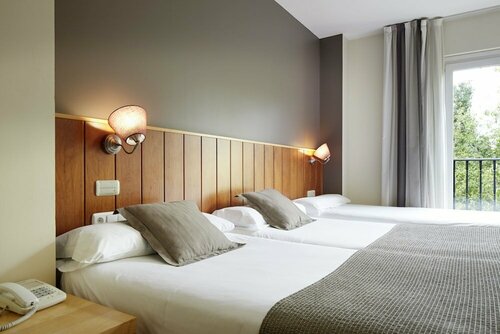 Hotel Iriguibel, Забронировать Отель Отели Наварры 3 звезды, 3*