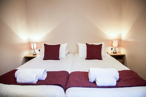 Apartment near The Royal Mile with Free Parking, Забронировать Апартаменты/квартира Отели Эдинбурга с парковкой, рядом с Памятник Нельсону, Парковка