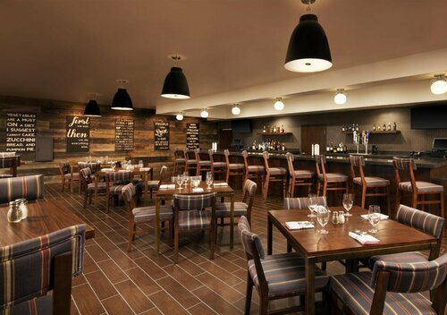Four Points by Sheraton Phoenix South Mountain, Забронировать Отель Саут-Маунтин 