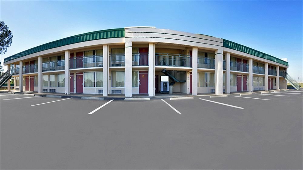 Super 8 Ashburn