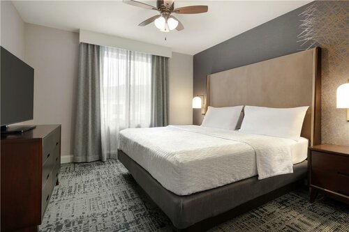 Homewood Suites by Hilton Burlington, Забронировать Отель Саут-Берлингтон штат Вермонт, рядом с Фучер Трек энд Филд Фасилити