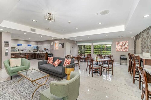Best Western Kernersville, Забронировать Отель Отели Кернерсвилл с парковкой, Парковка