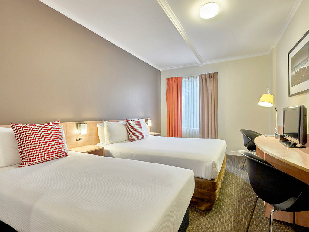 Ibis Perth