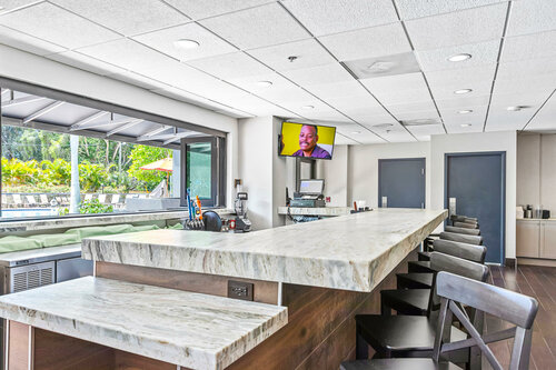 Holiday Inn - St. Petersburg West by IHG, Забронировать Отель Сент-Питерсберг Pinellas County