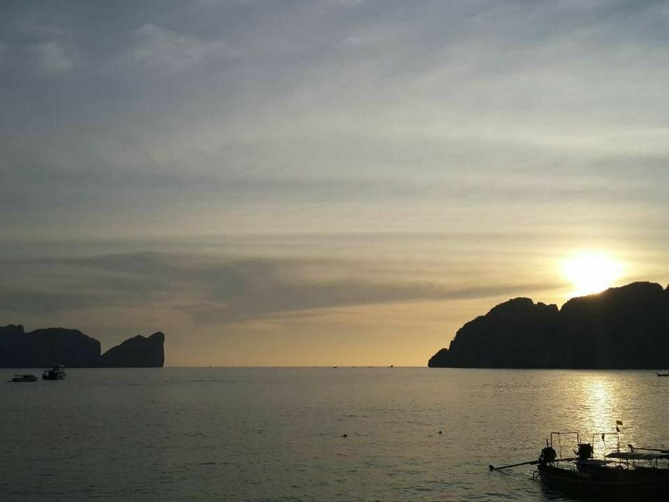Phi Phi Long Beach Resort & Villa