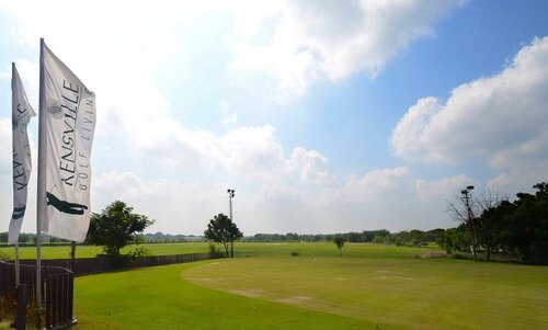 Club Mahindra Kensville Golf Resort, Boek Resort Hotels in Gujarat met parkeren, Parkeren