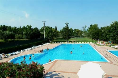 Camping Zocco, Забронировать Кемпинг Манерба Valtenesi del Garda