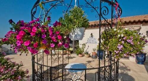 Le Maset en Camargue, Забронировать Отель Отели Сент-Мари-де-ла-Мер с парковкой, рядом с Пляж "Сент-Мари-де-ла-Мер", Парковка