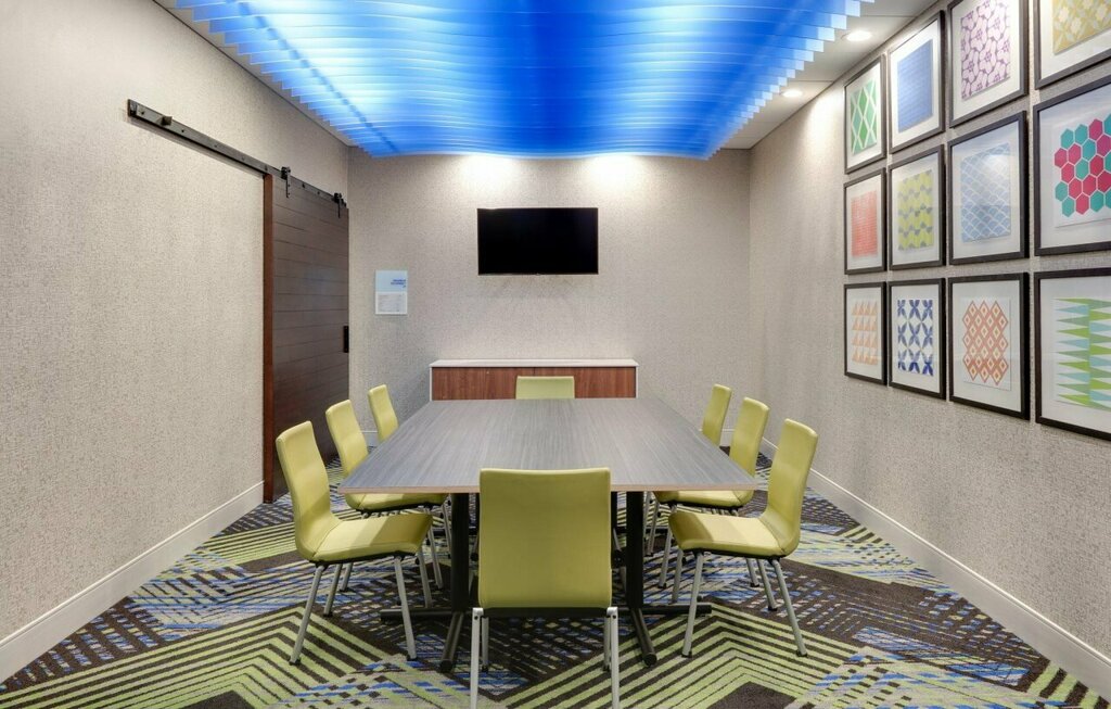 Holiday Inn Express & Suites - Dallas NW HWY - Love Field by IHG