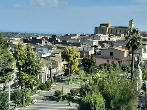 Adonis, Book Hotel Calascio Gran Sasso
