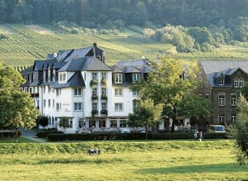 Hotel Restaurant Pollmanns, Забронировать Отель Отели Эрнст 3 звезды, 3*