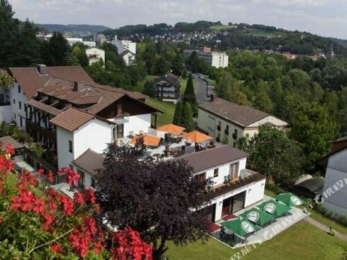 Birkenhof (Superior), Rezervați Hotel Bad Soden-Salmuenster 