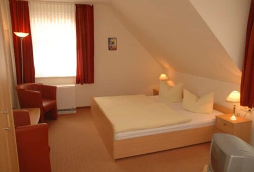 Hotel am Rathaus Adii, Забронировать Отель Отели и гостиницы Тангермюнде, Отель