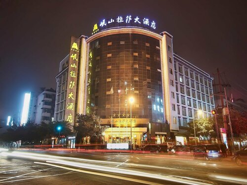 Minshan Lhasa Grand Hotel, Book Hotel Chengdu hoteller med parkering, Parkering