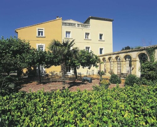 Inter-Hôtel du Parc, Book Hotel Hoteller i Rhône-Alps med parkering, Parkering