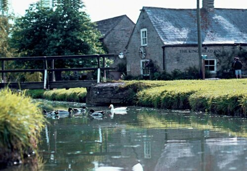 Kings Head Inn, Book Hotel Hoteller i Gloucestershire med parkering, Parkering