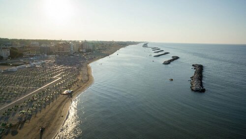 Hotel Villa dei Fiori - sul mare con piscina, Забронировать Отель Визербелла Римини