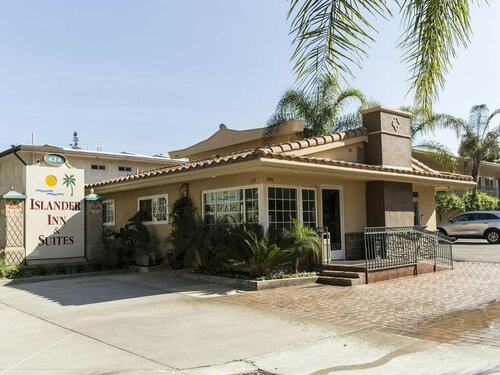 Anaheim Islander Inn and suites near Park and Convention center, Забронировать Отель Анахайм Disneyland California
