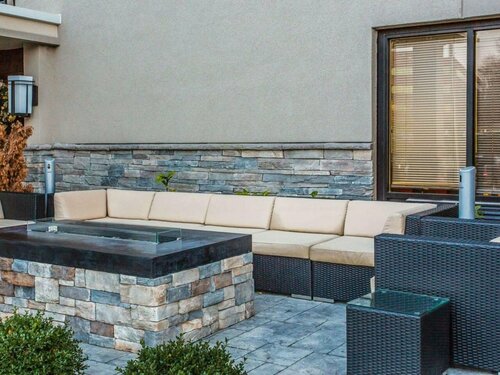 Quality Suites Nashville Airport, Забронировать Отель Отели Теннесси с парковкой, Парковка