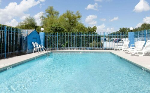 Days Inn by Wyndham Columbia NE Fort Jackson, Забронировать Мини-отель Мини-отели Южной Каролины, Мини-отель