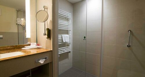 Best Western Plus Hotel Bremerhaven, Забронировать Отель Отели Бремерхафен с завтраком, рядом с Fischraeucherei Franke, Завтраки