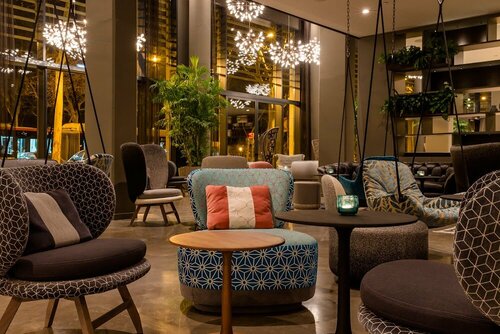 Motel One Barcelona-Ciutadella, Забронировать Мотель Отели Барселоны с парковкой, рядом с Sinagoga Major, Парковка