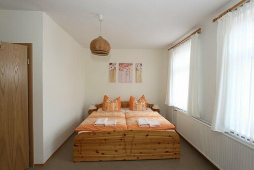 Pension Thaler Hof, Забронировать Гостевой дом Отели Тале с парковкой, рядом с Walpurgishalle, Парковка