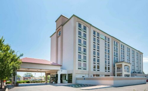Wyndham Garden Wichita Downtown, Book Hotel Hoteller i Wichita med pool, Swimmingpool