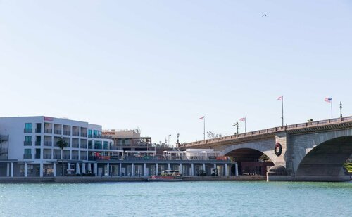 Heat Hotel, Забронировать Отель Лейк-Хавасу-Сити штат Аризона