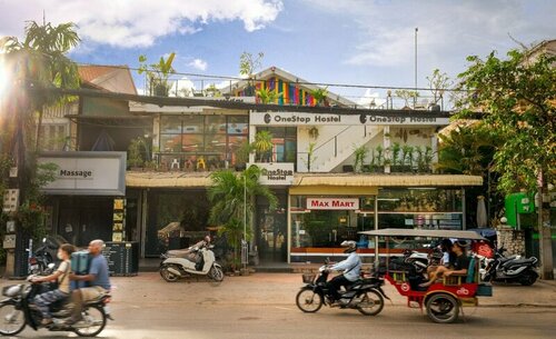 One Stop Hostel Siem Reap, Забронировать Хостел Отели Сиемреап с парковкой, рядом с King's Road Angkor, Парковка