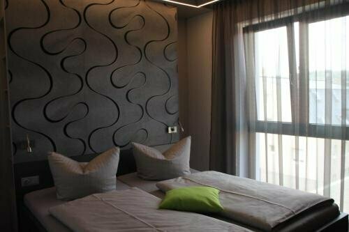 Hotel Eulensteins, Забронировать Отель Йена Saale-Unstrut, рядом с Университет имени Фридриха Шиллера