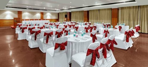Kesarval The Fern Goa, Verna, Series by Marriott, Rezerwuj Hotel Hotele w Goa z basenem, Basen