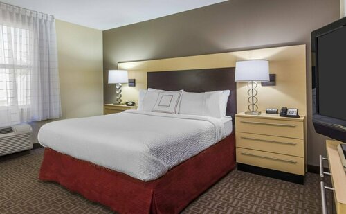 TownePlace Suites Tampa Westshore/Airport, Забронировать Отель Отели Тампа с бассейном, рядом с Парк Cypress Point, Бассейн